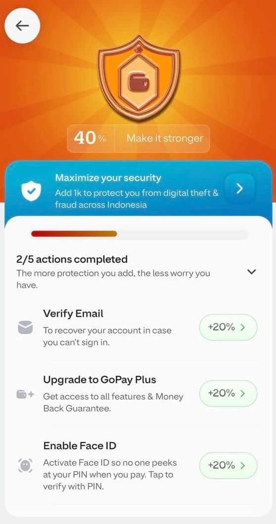 Экран защиты аккаунта со списком действий, среди них Upgrade to GoPay Plus